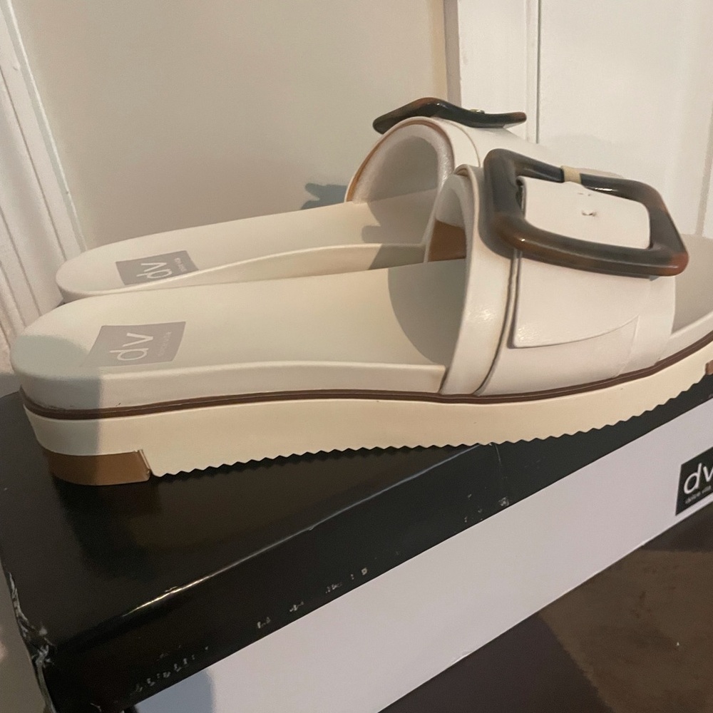 Dolce Vita casual sandal size10
